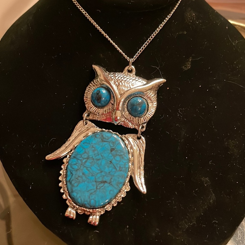 Vintage 1970’s style silver tone Turquoise Owl Necklace